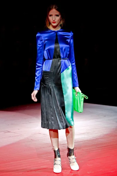 Look 12